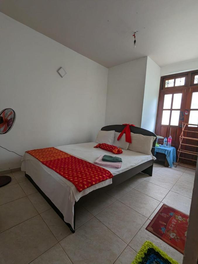 רג'גיריה Shiranthi Guest House מראה חיצוני תמונה