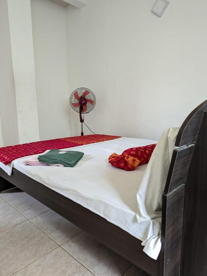 רג'גיריה Shiranthi Guest House מראה חיצוני תמונה
