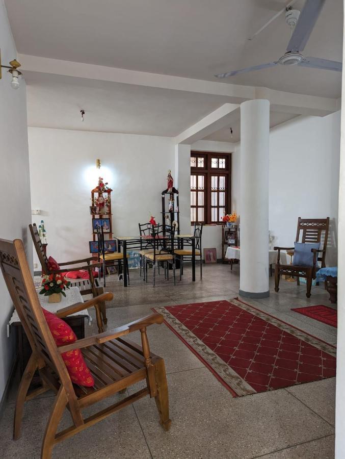 רג'גיריה Shiranthi Guest House מראה חיצוני תמונה